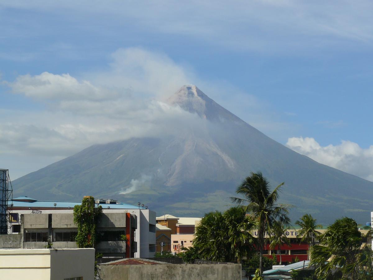 Third & Sean'S Place Legazpi Exterior photo